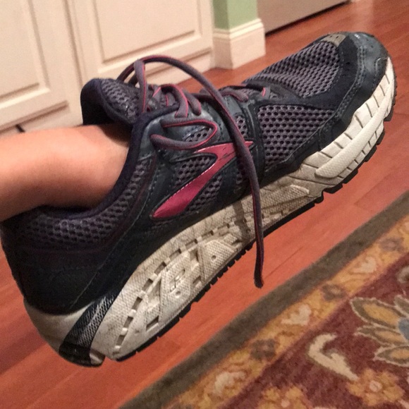 Brooks Sneakers - Picture 2 of 2